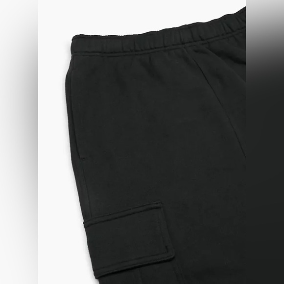 ARITZIA Terry Fleece Cargo MIDI Skirt, Black, size L - Picture 2 of 5